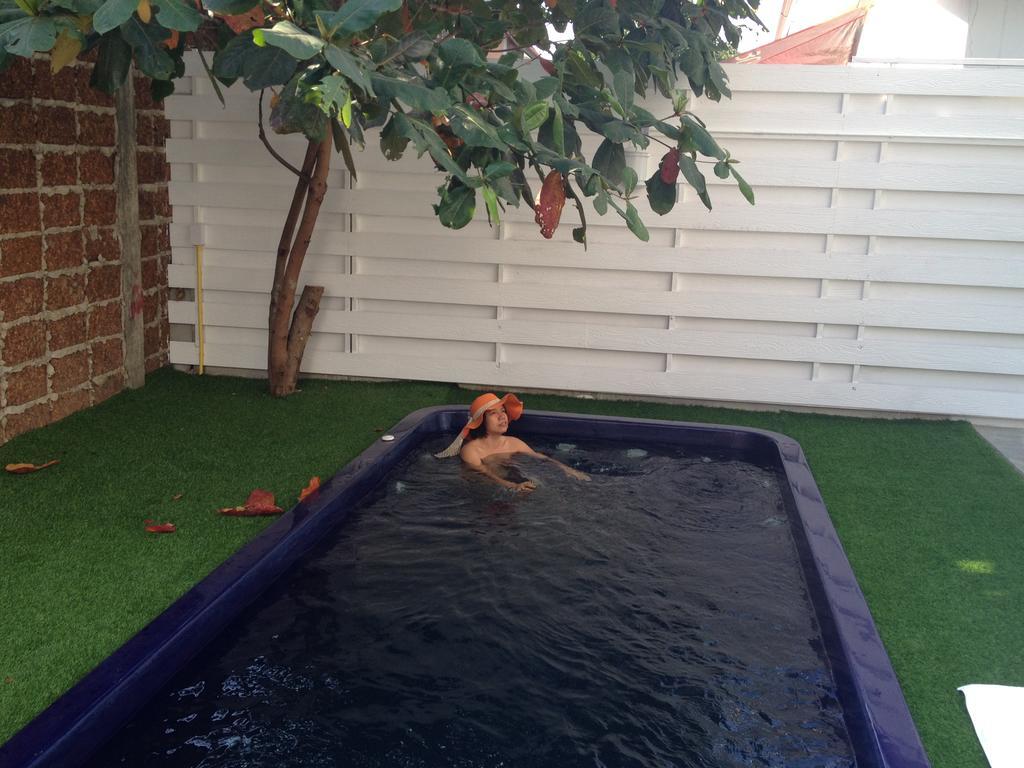 Barefeet Naturist Resort (Adults Only) Bangkok Eksteriør bilde