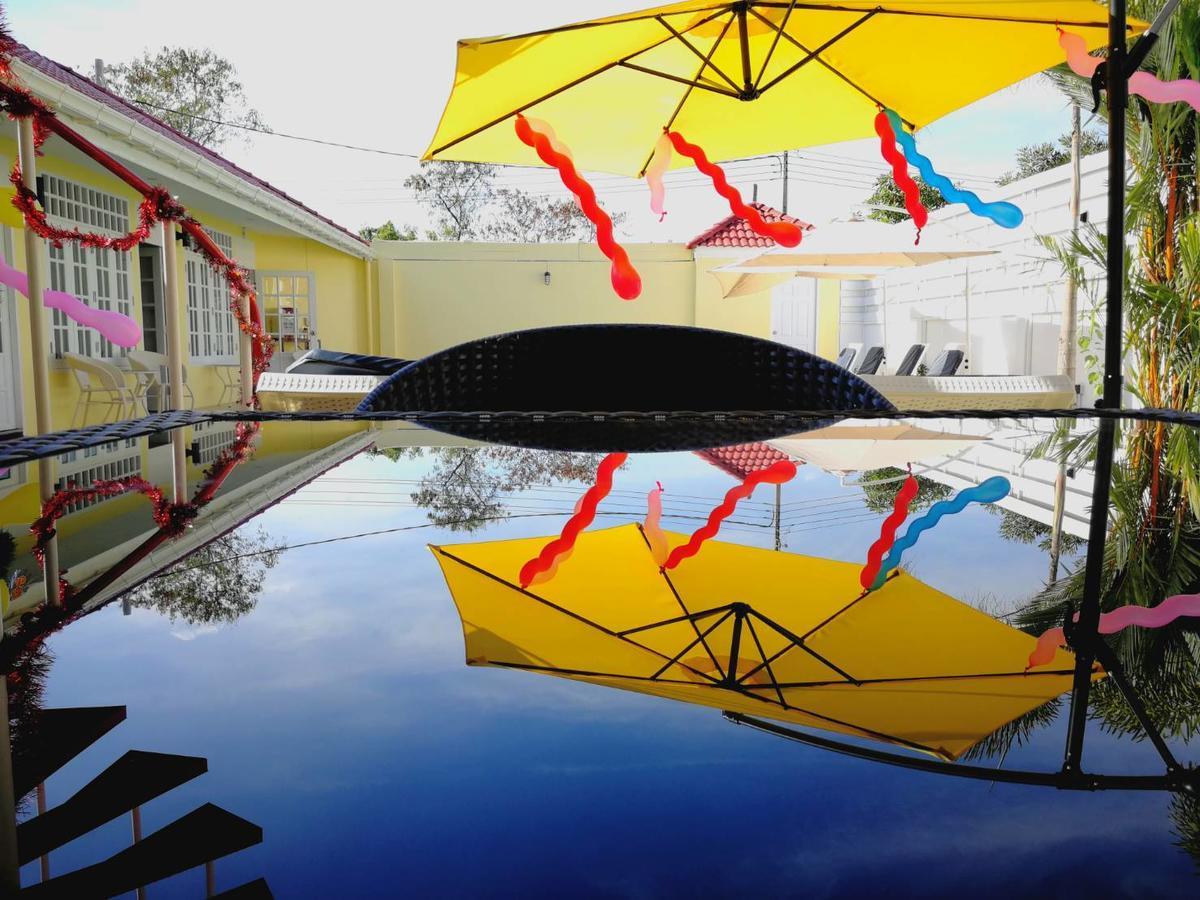 Barefeet Naturist Resort (Adults Only) Bangkok Eksteriør bilde