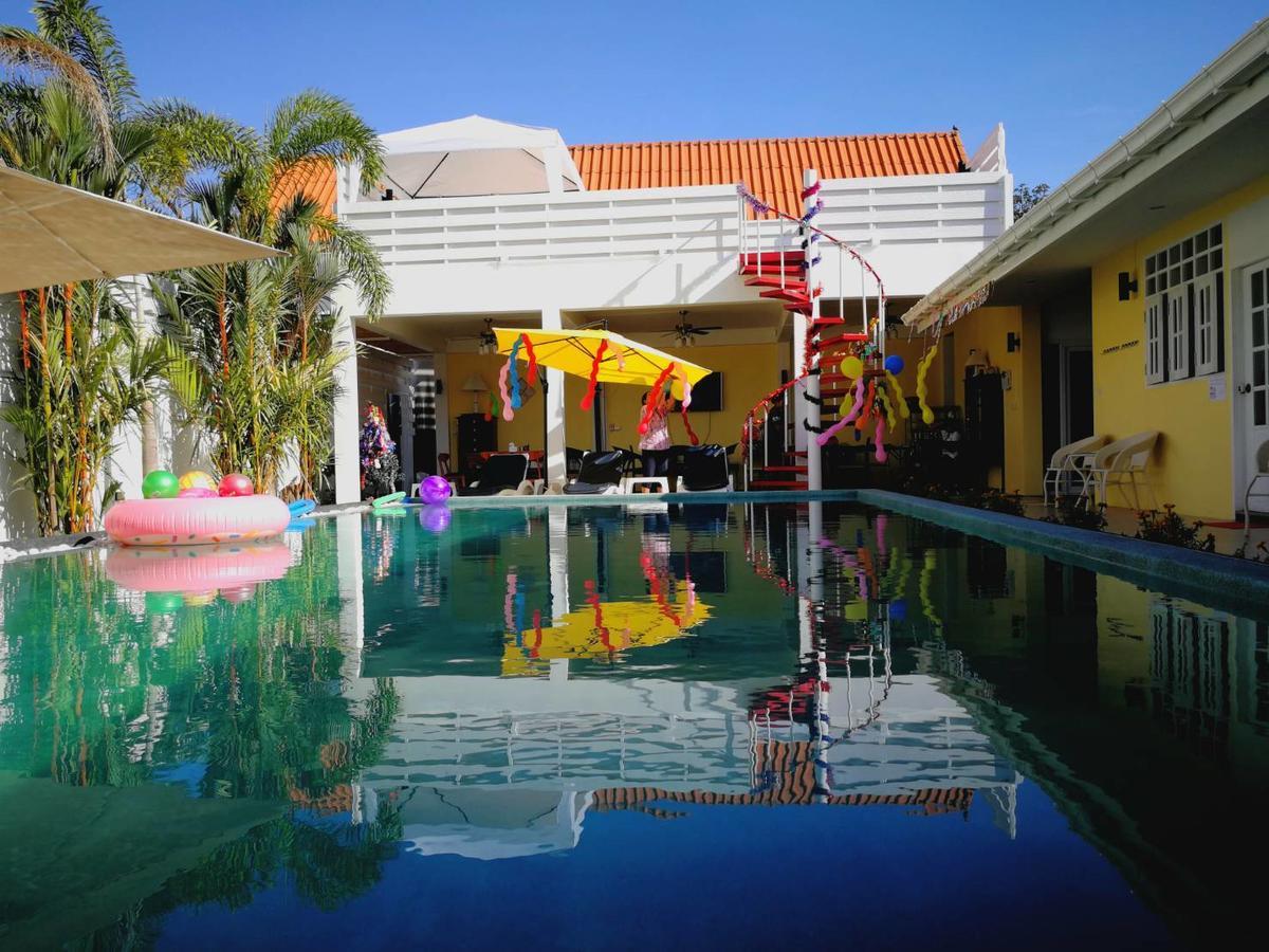 Barefeet Naturist Resort (Adults Only) Bangkok Eksteriør bilde