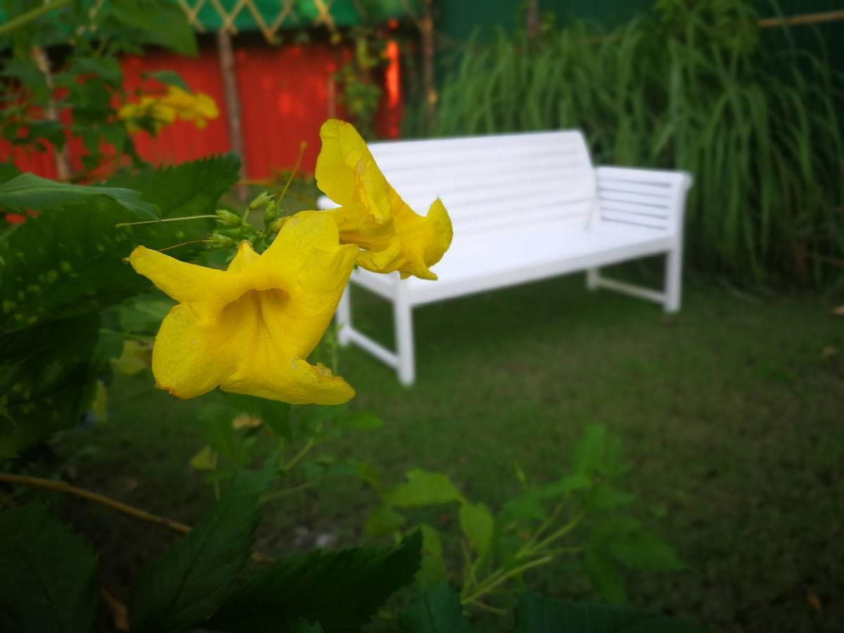 Barefeet Naturist Resort (Adults Only) Bangkok Eksteriør bilde