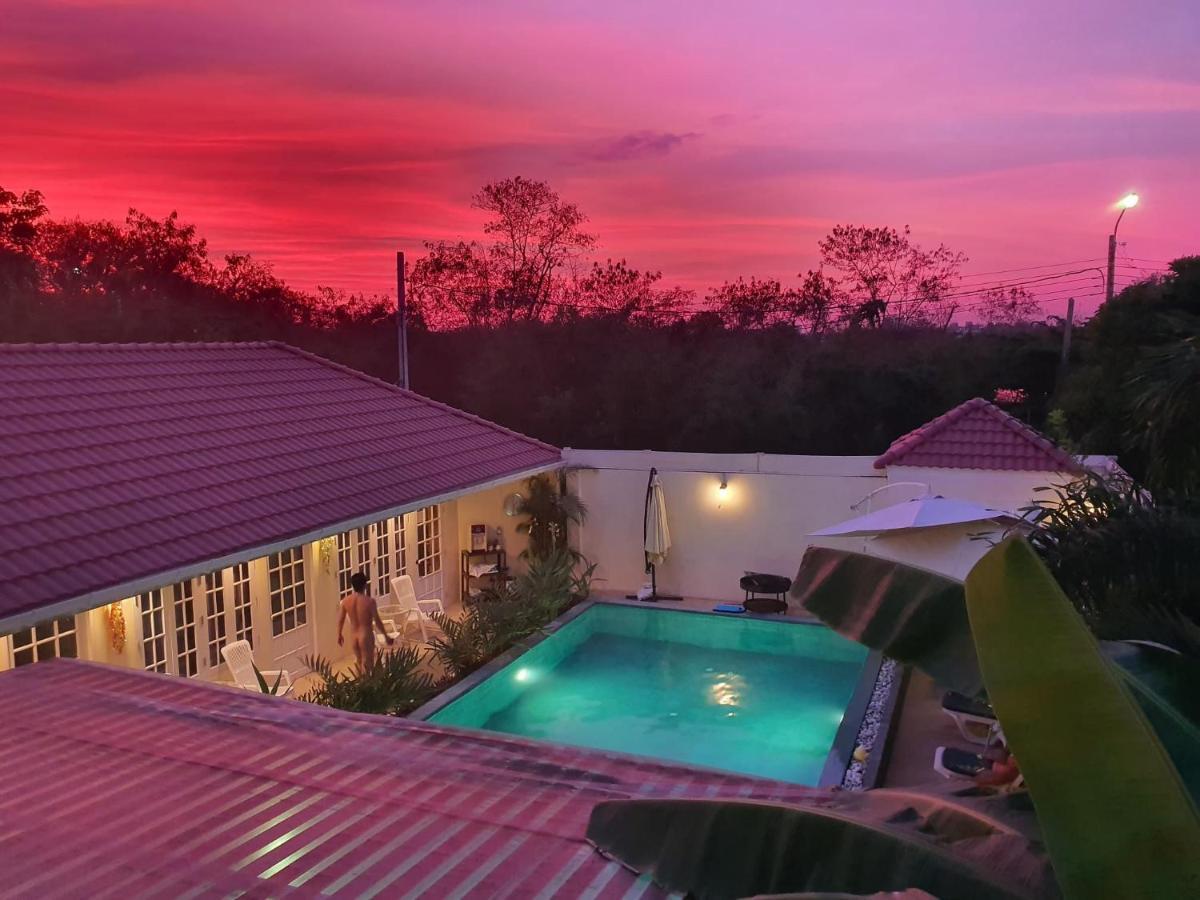 Barefeet Naturist Resort (Adults Only) Bangkok Eksteriør bilde